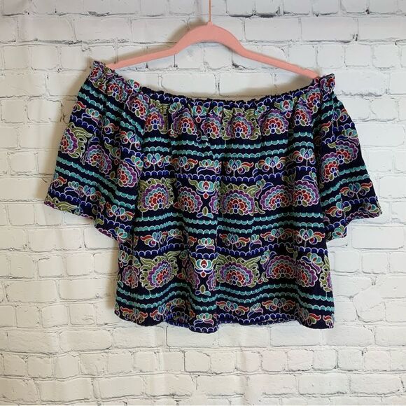 Romeo & Juliet Couture Off Shoulder Embroidered Top Size Small - Picture 3 of 5